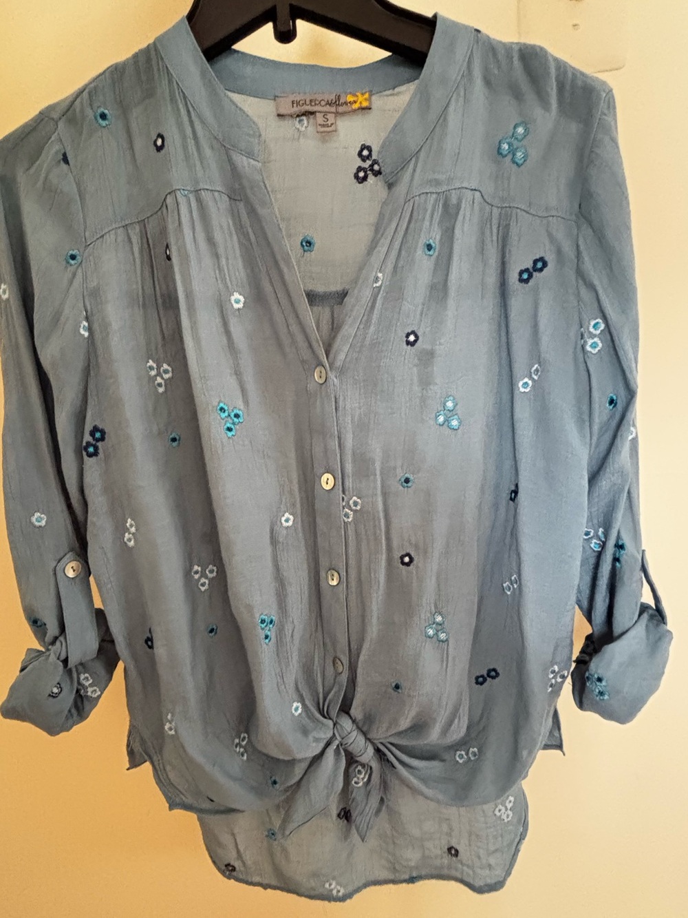 Figueroa & Flower Blue Floral Top for Women small size